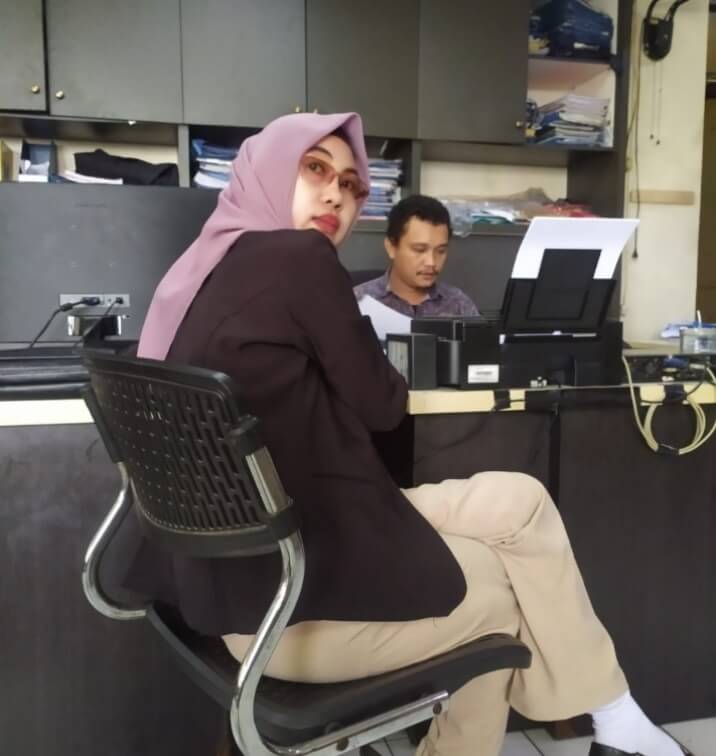 Aktivitas profesional kantor hukum